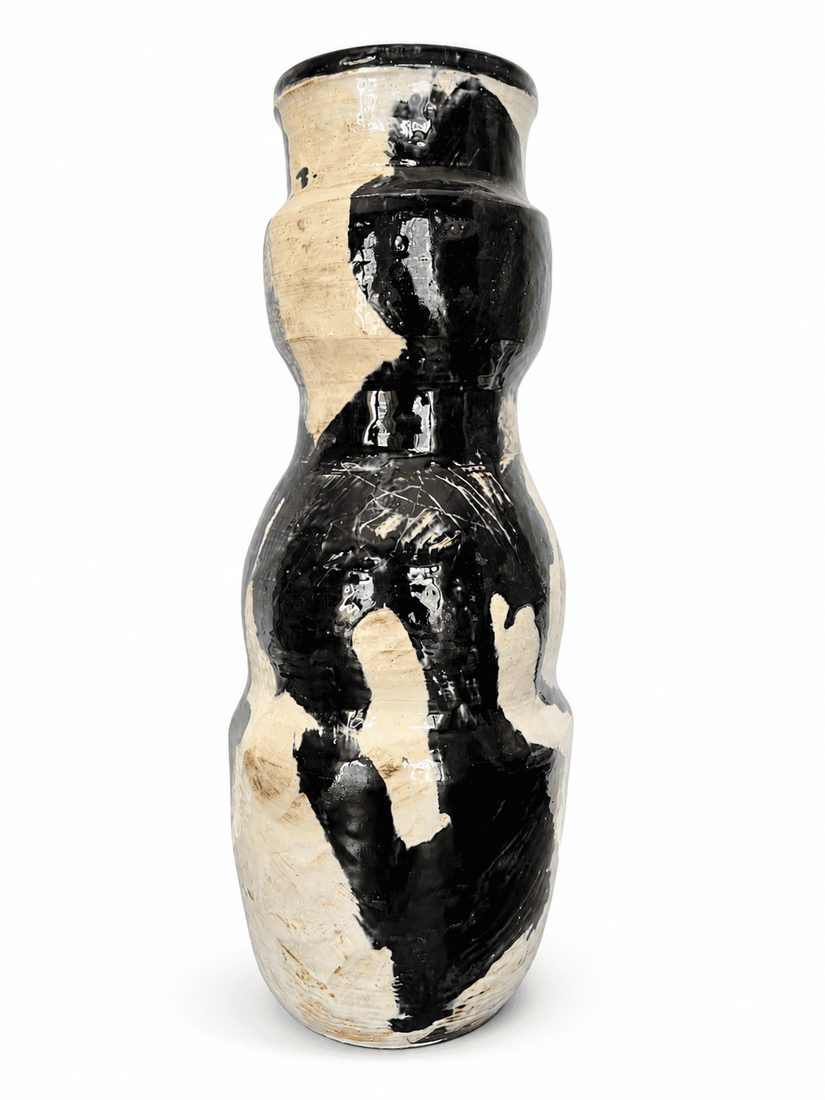 Vase cylindrique à renflements, noir et crème